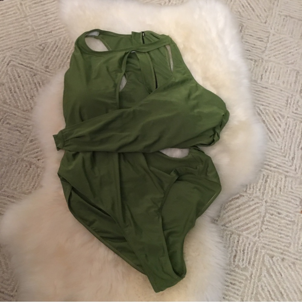 Shein Cutout Zip Back Bathing suit Green 3X Preowned